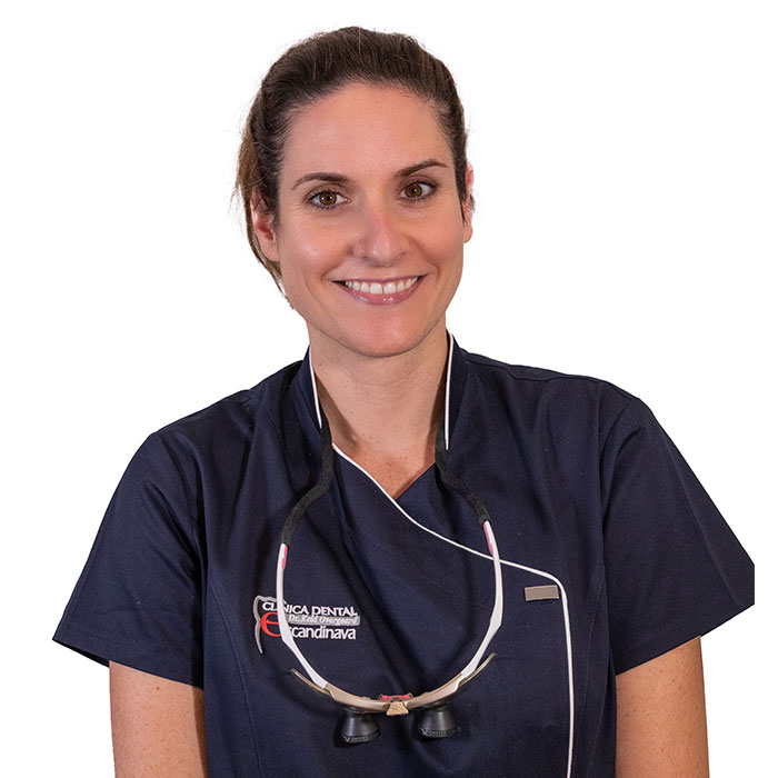 Lucia dentist calahonda